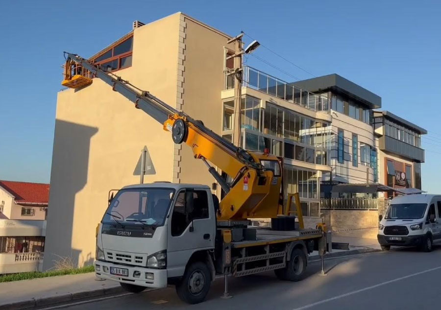 Vinç ile Alçı ve Boya