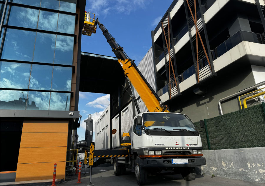 Vinç ile Klima Motoru Montajı